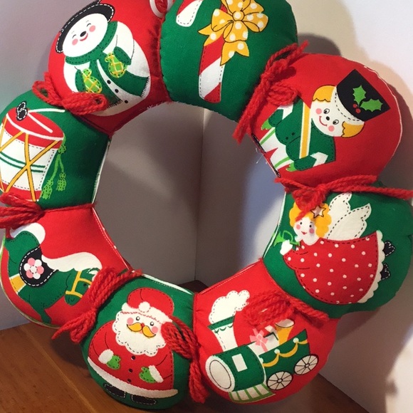 Vintage 12” Handcrafted Christmas Wreath - Picture 12 of 15